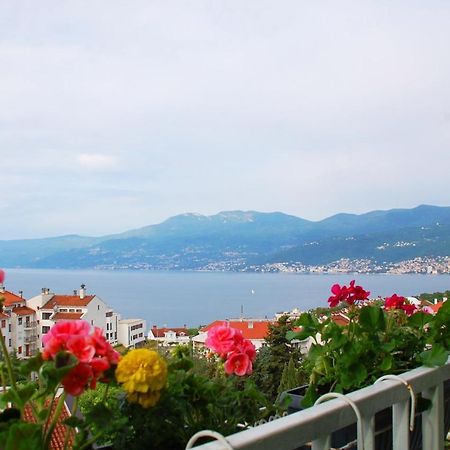 Apartment Rijeka With Sea View Екстериор снимка
