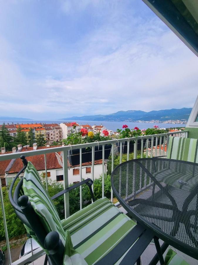 Apartment Rijeka With Sea View Екстериор снимка