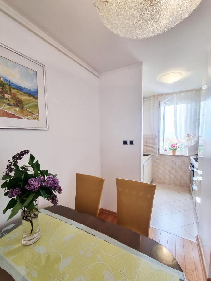 Apartment Rijeka With Sea View Екстериор снимка