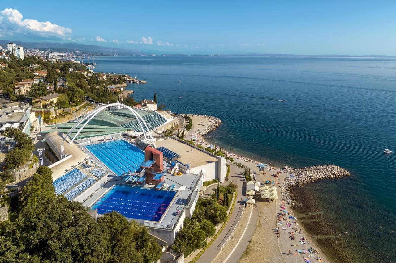 Apartment Rijeka With Sea View Екстериор снимка
